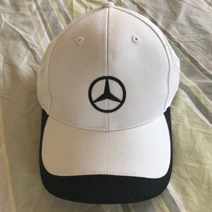 Mercedes Benz hat